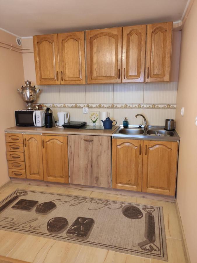 Dom Pod Zegarem Apartment Przemysl Bagian luar foto