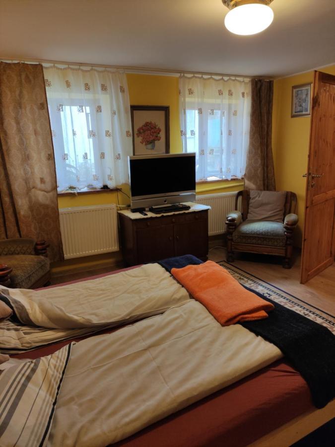 Dom Pod Zegarem Apartment Przemysl Bagian luar foto