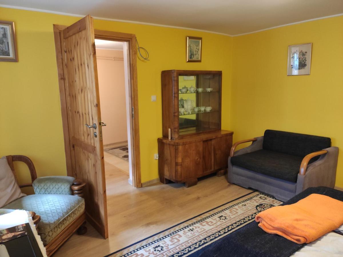 Dom Pod Zegarem Apartment Przemysl Bagian luar foto